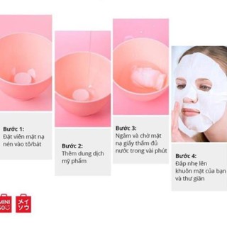 1 chiếc mặt nạ nén đắp mặt chăm sóc da.