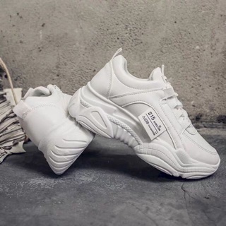 Giày sneaker nữ màu trắng