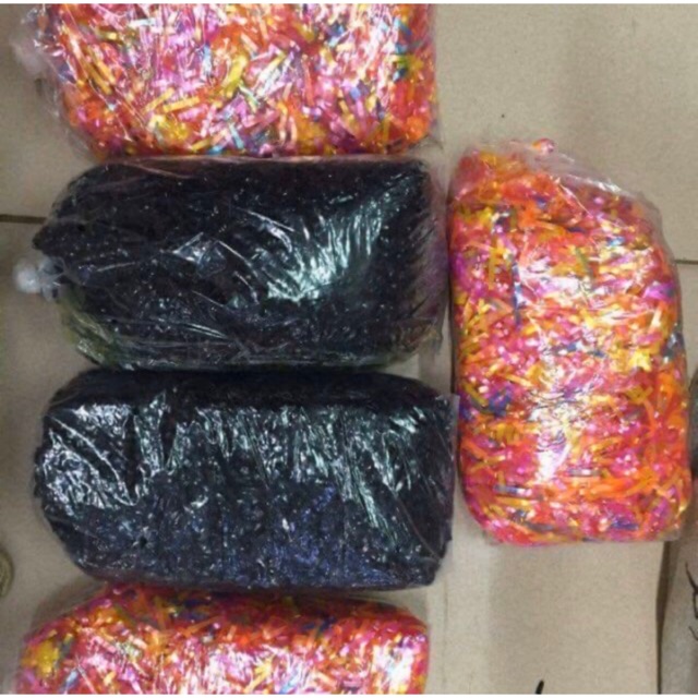 Chun đen buộc tóc