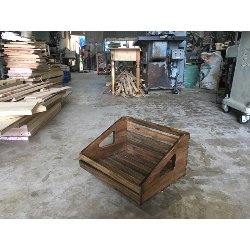 Thùng gỗ pallet xéo trưng bày trái cây
