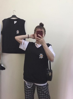 Áo gile hoa cúc thêu