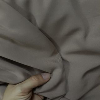 Vải trượt màu da đậm