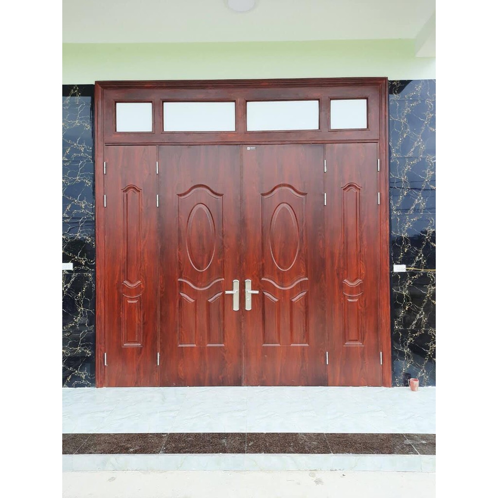 Cửa 4 cánh kính, cửa 4 cánh huỳnh - cửa thép vân gỗ Goonsan