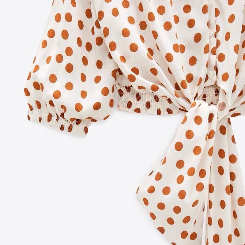 Áo chấm bi buộc vạt Zara