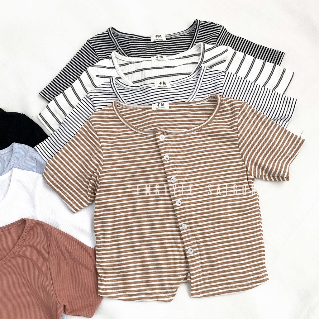 Áo thun tay ngắn crop gài nút chéo ulzzang thời trang nữ Fmstyle Saigon 21TU06T370202 | BigBuy360 - bigbuy360.vn