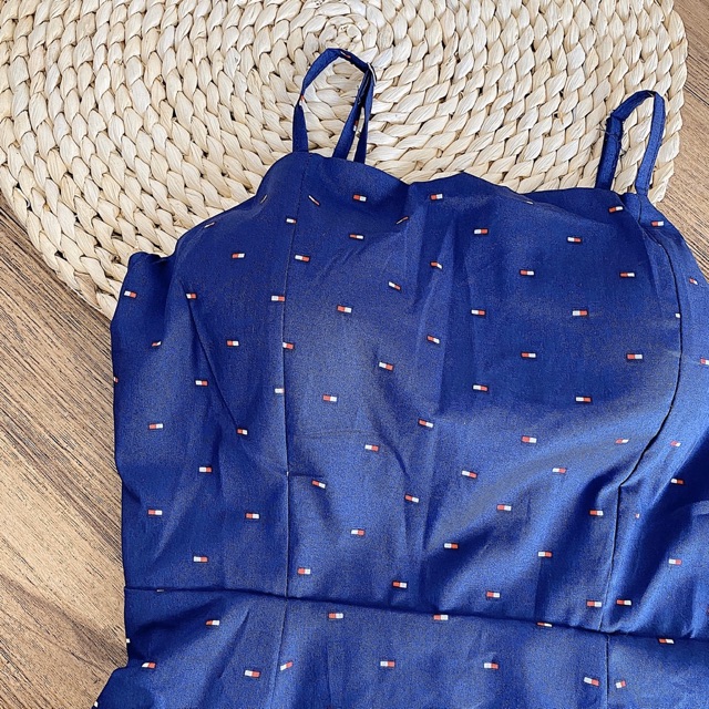 Đầm hai dây chấm bi trắng - váy ôm xoè nhẹ Tomy Dress chất vải lenin dày dặn có mút ngực dây sau lưng bo chun co giãn | BigBuy360 - bigbuy360.vn