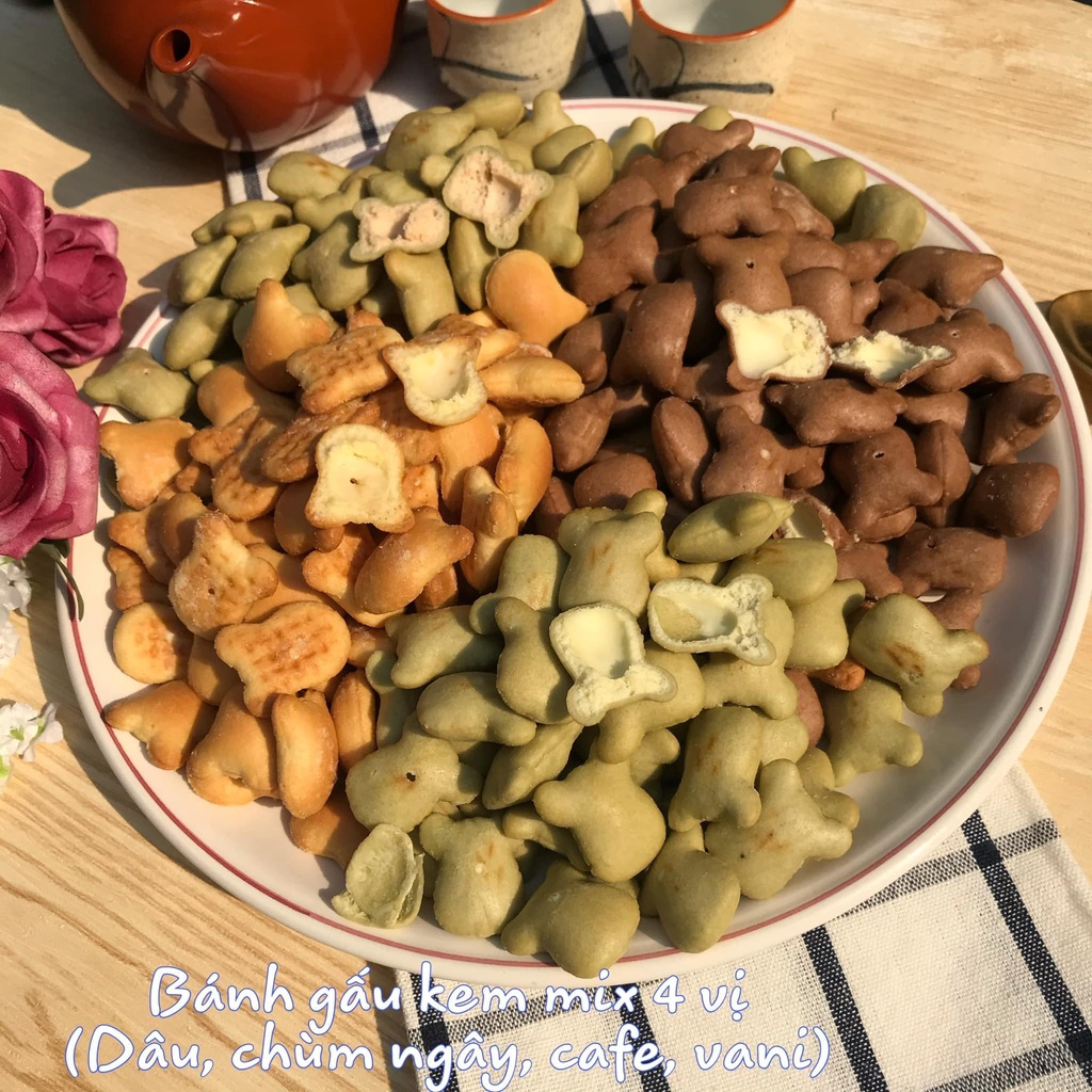 1 BÁNH GẤU TUỔI THƠ MIX 3 VỊ lon pet to 450gr | BigBuy360 - bigbuy360.vn