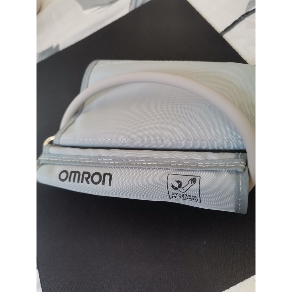 Máy đo huyết áp tự động OMRON HEM -8712