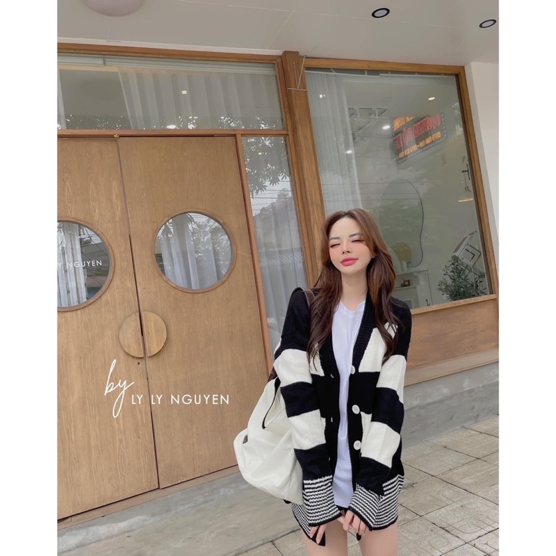 SET ÁO LEN ZIP CARIDGAN KẺ NGANG ĐEN TRẮNG KÈM ÁO TRẮNG GIẤY SIÊU XINH