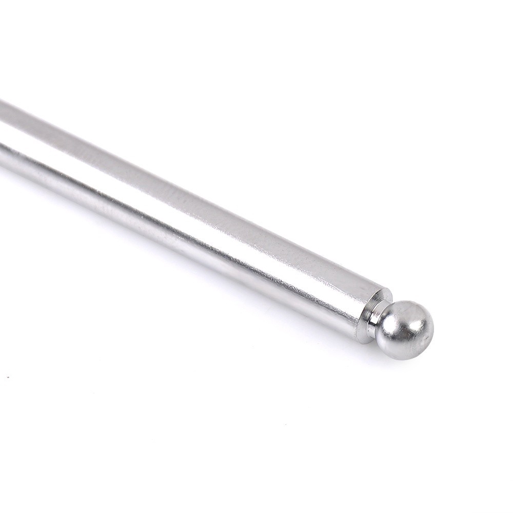 Thanh kim loại dài giúp vệ sinh loại bỏ sơn móng tay tiện lợi