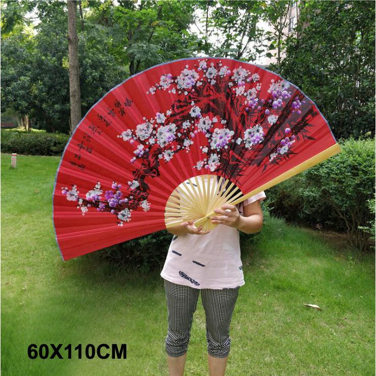 Quạt giấy treo tường hoa đào đỏ kiểu cổ trang trí size 90cm