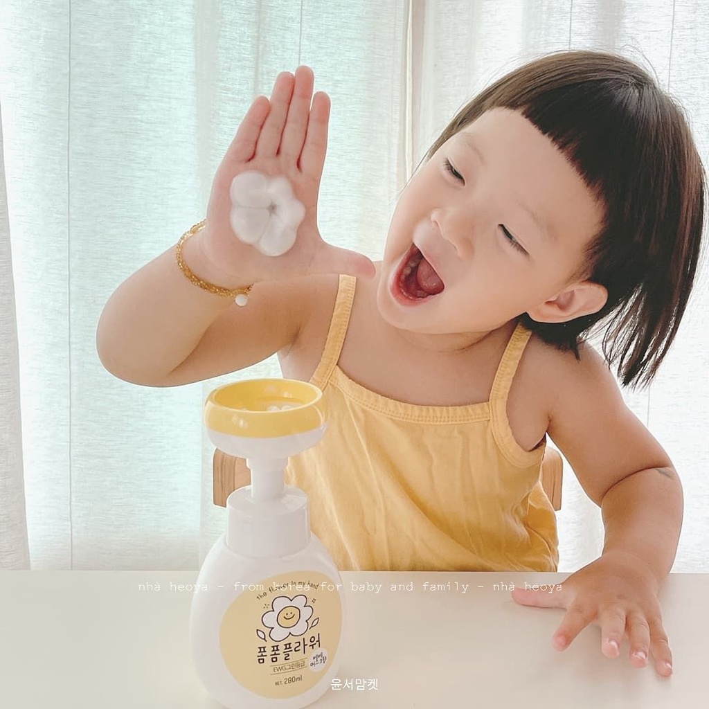 NƯỚC RỬA TAY TẠO BỌT HÌNH BÔNG HOA POMPOM FLOWER MADE IN KOREA