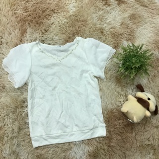 Áo thun trắng kiểu