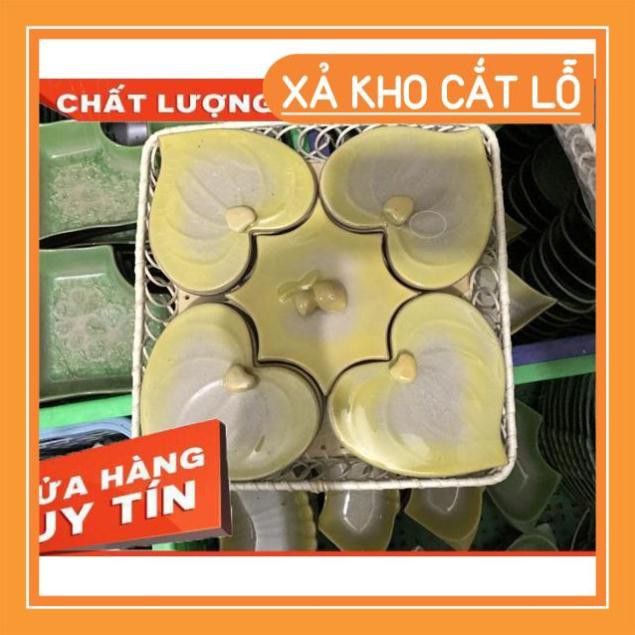 Giá hủy diệt - Khay mứt lá trầu mới Bát Tràng kèm giỏ mây