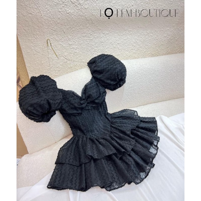 Đầm xoè ren tầng tay phồng