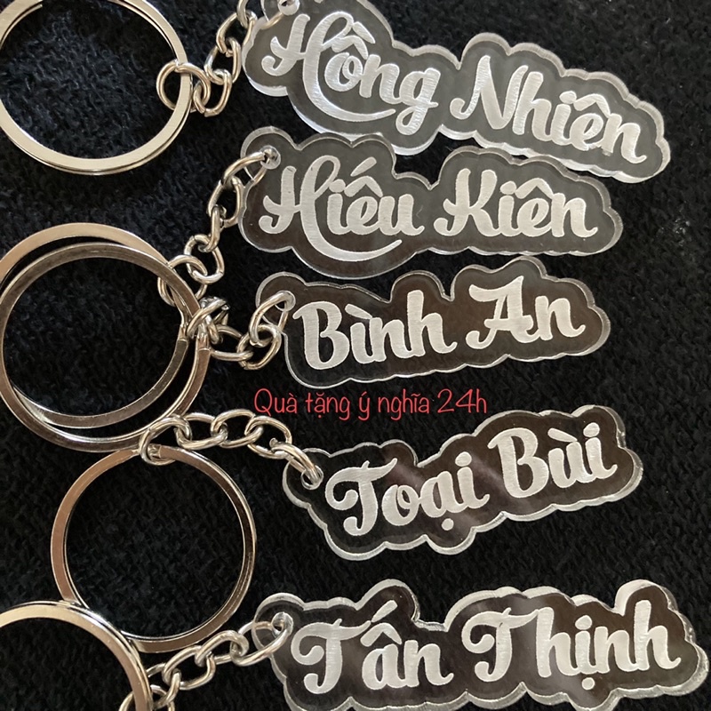 Móc khoá khắc tên, chữ theo yêu cầu
