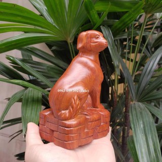 Tượng con chó gỗ hương