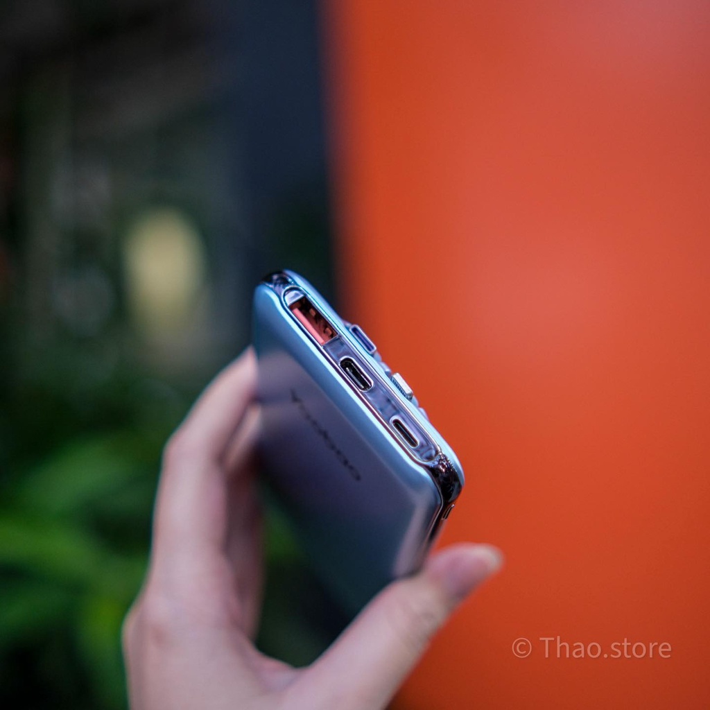 Pin Yoobao LC4 10000mAh (Sạc không dây từ tính)