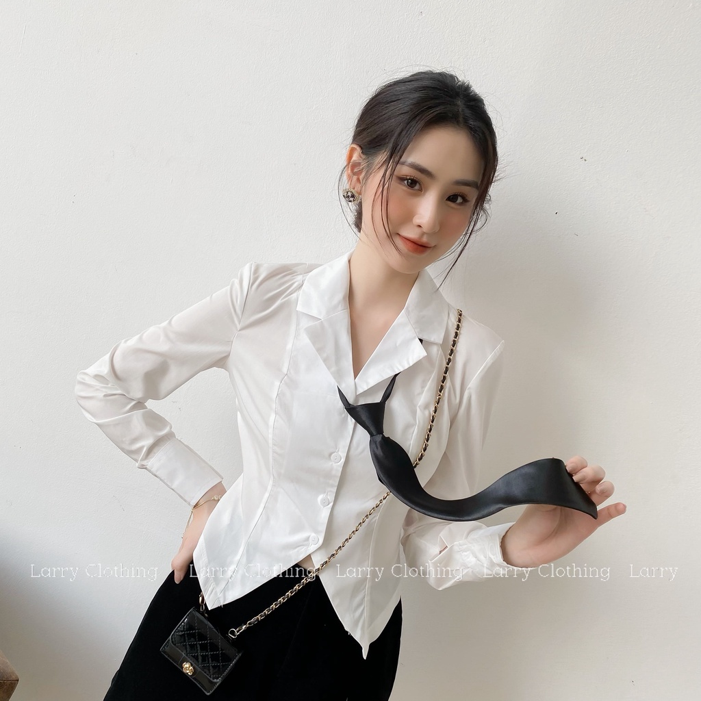 Áo sơ mi nữ thiết kế cổ bẻ chữ V màu trắng vạt xẻ tay 3 cúc chất thô Hàn thời trang trang thiết Larry Clothing A754