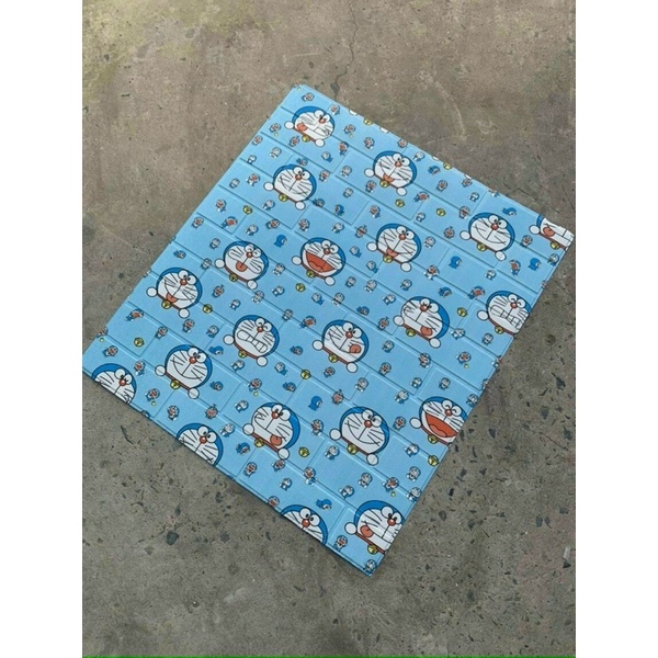 Xốp dán tường doremon khổ 70x77 dày 5mm.