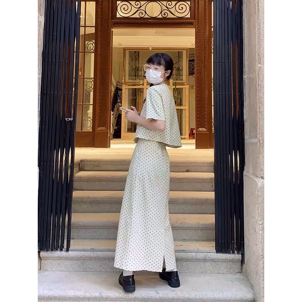 Set áo croptop chân váy midi chấm bi xanh