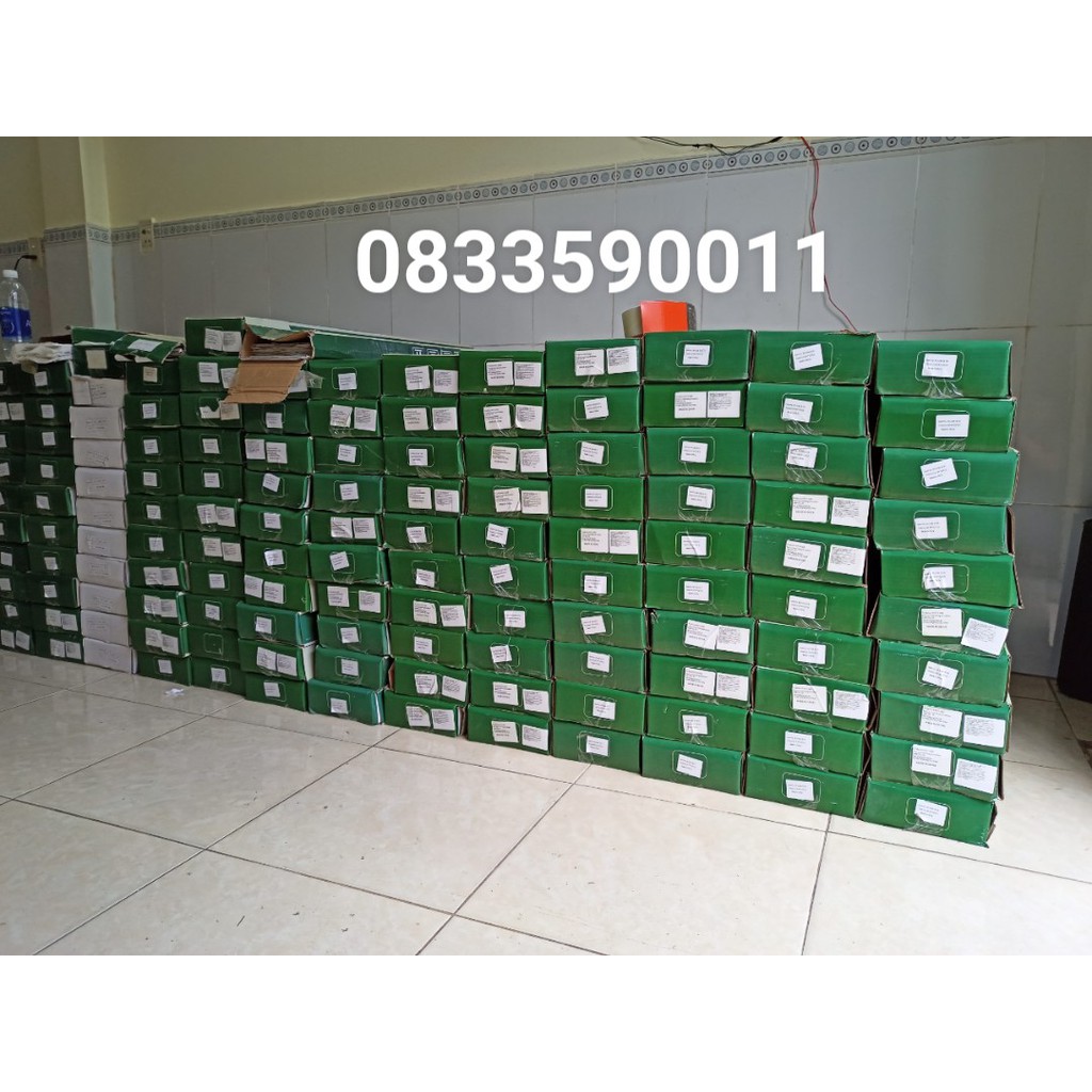 Combo 50 miếng  sàn nhựa giả gỗ có keo sẵn 2mm bóc dán. Nhận thi công
