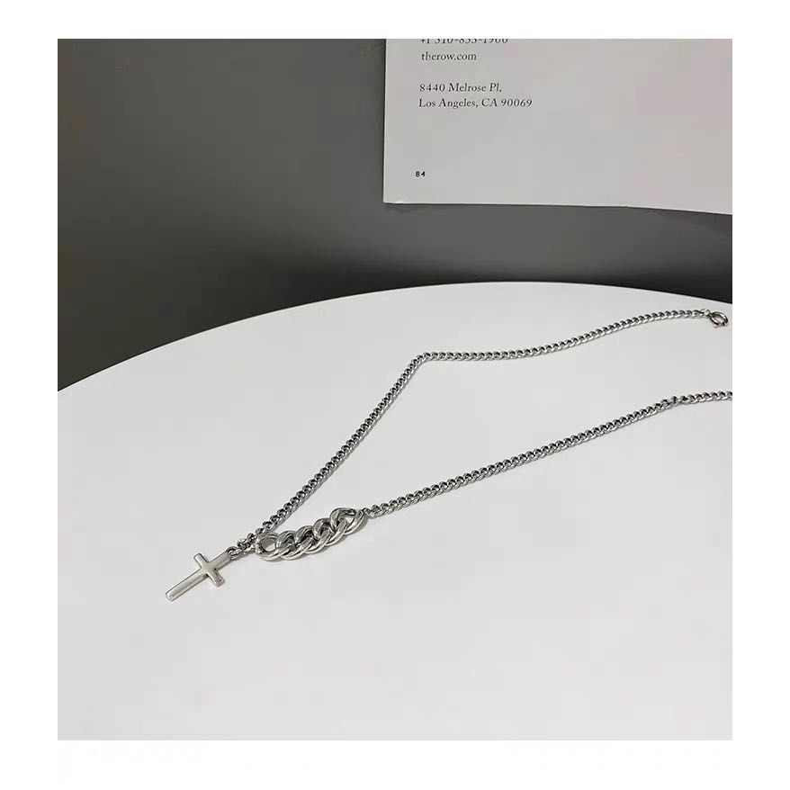 Dây chuyền ngắn mặt thánh giá cá tính dễ phối đồ 22215
