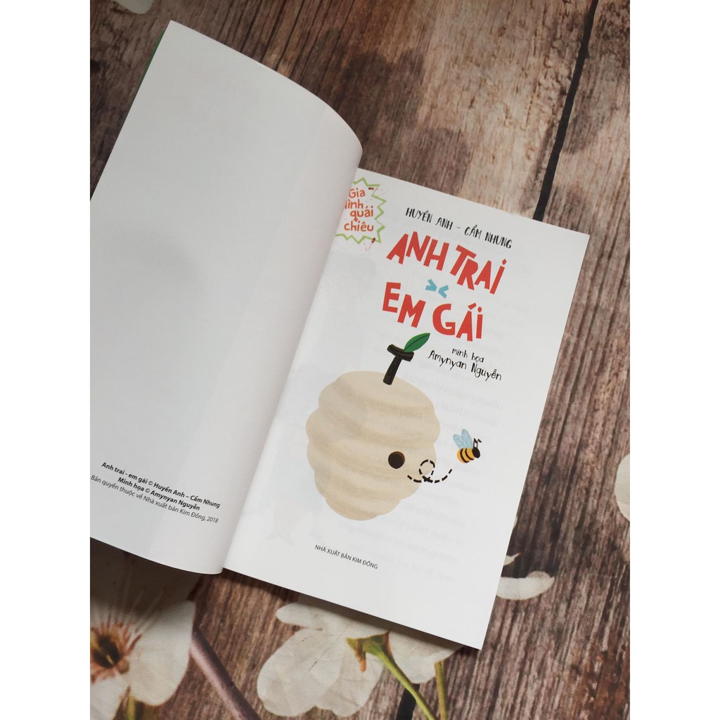 Sách - Gia đình quái chiêu: anh trai và em gái