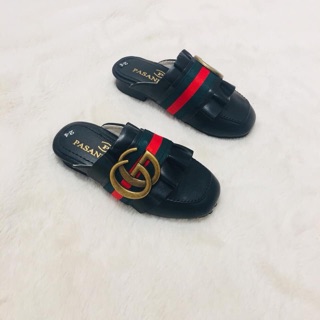 Giày sục cho bé gái