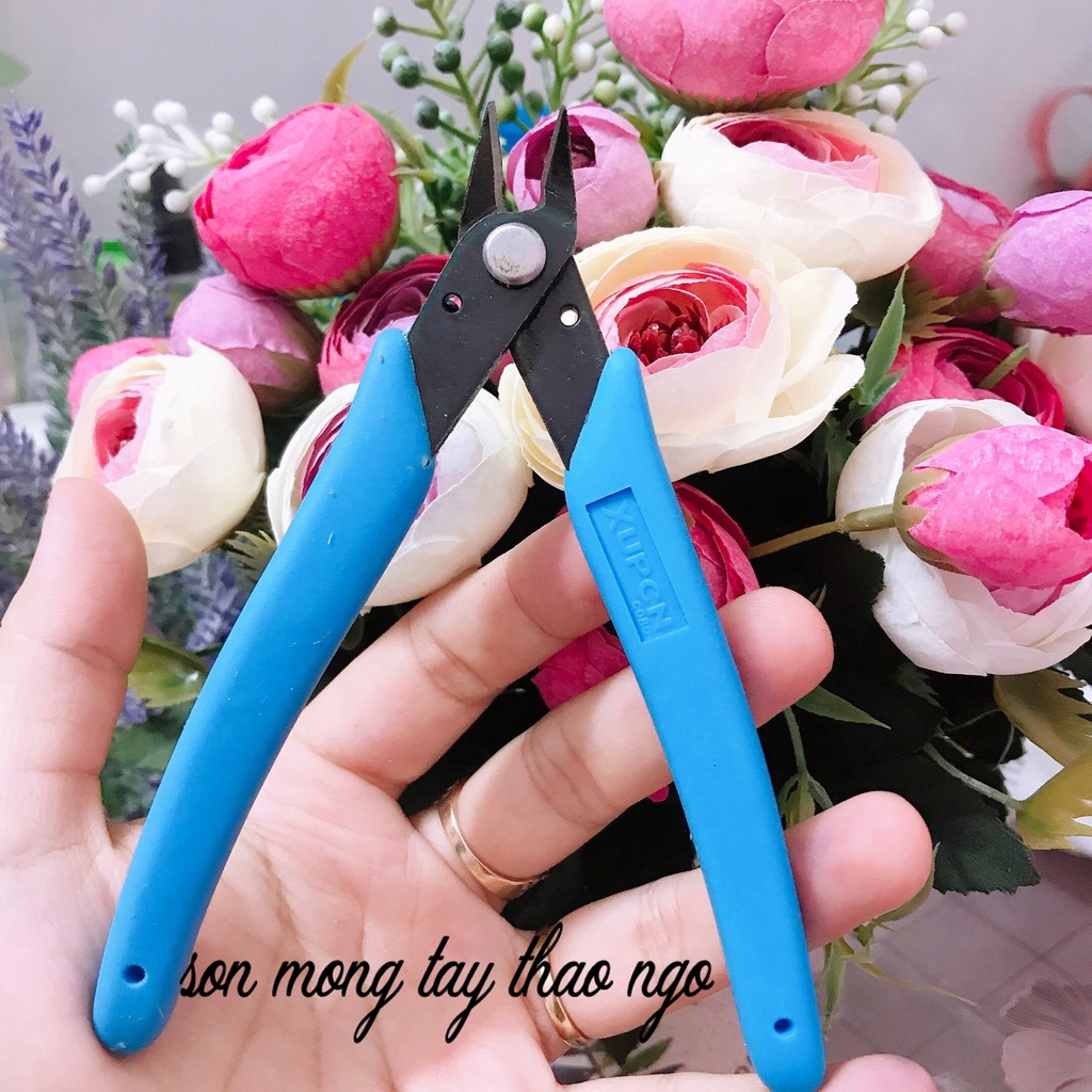 Kềm tháo đá - kìm bấm phá móng chuyên dụng trong ngành nail