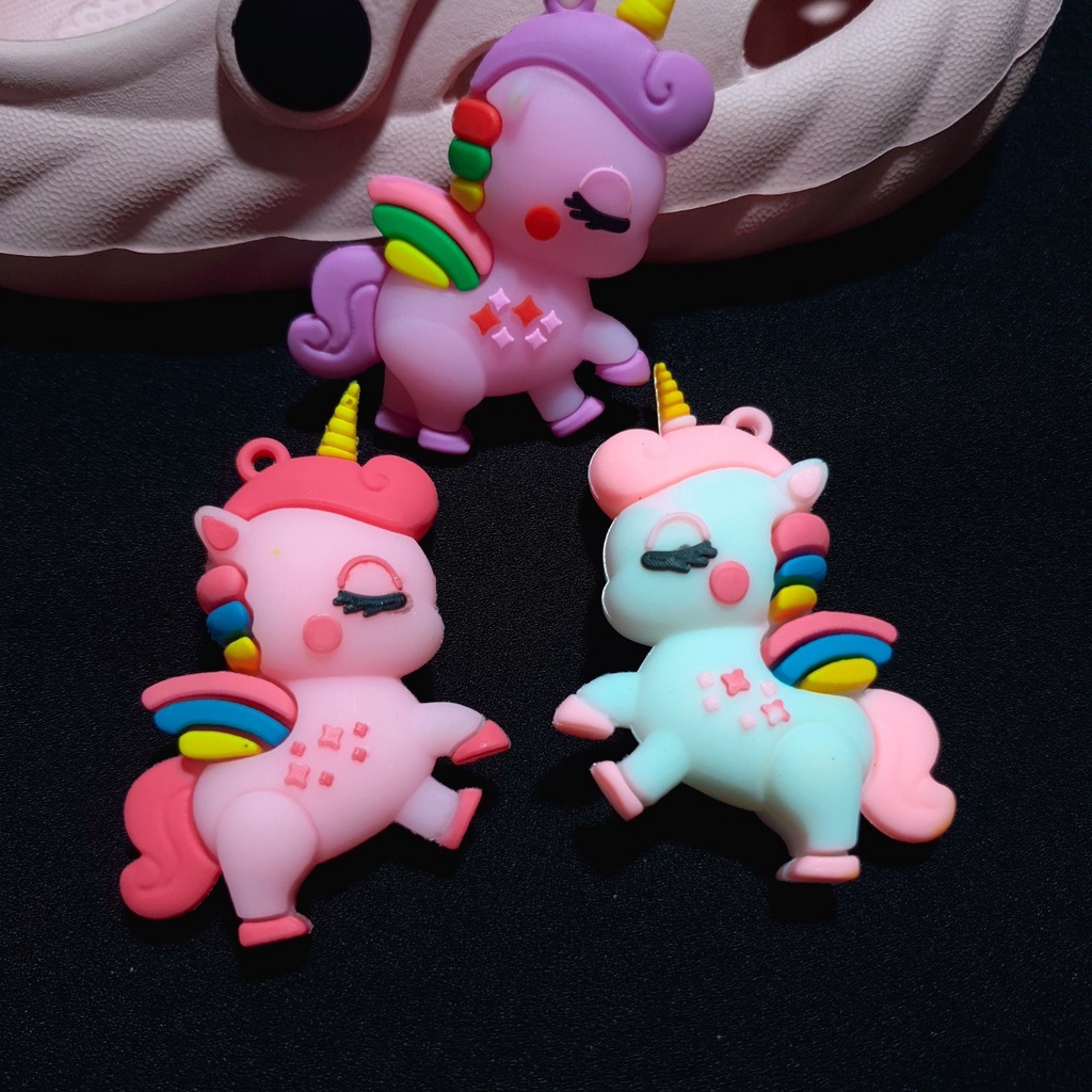 Nút gắn hkdesign/ phụ kiện trang trí dép duet 4D TO Unicorn mới (01 Cái)