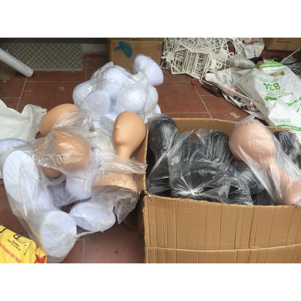 Đầu manocanh đội mũ tóc giả, nhựa trơn cao 40cm