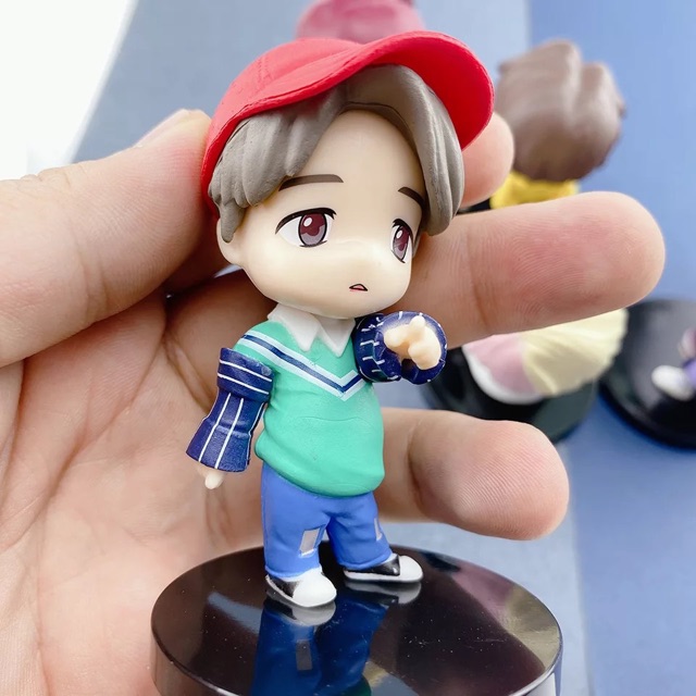 Doll BTS - Búp bê tượng đứng Bangtan x Mattel mini doll unoff