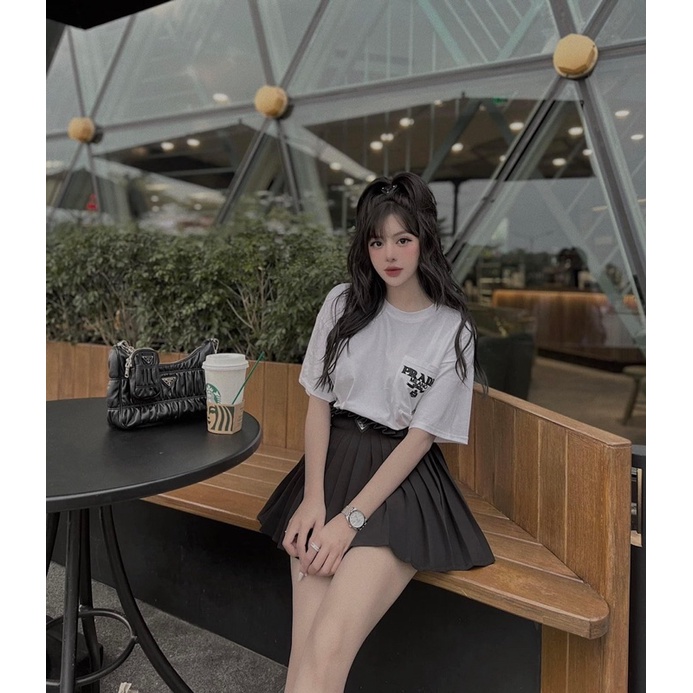 Set áo phông và chân váy xếp li prada MPB