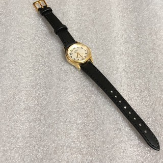 Đồng hồ dây da của nữ hiệu casio