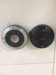 1 củ loa RCF 750