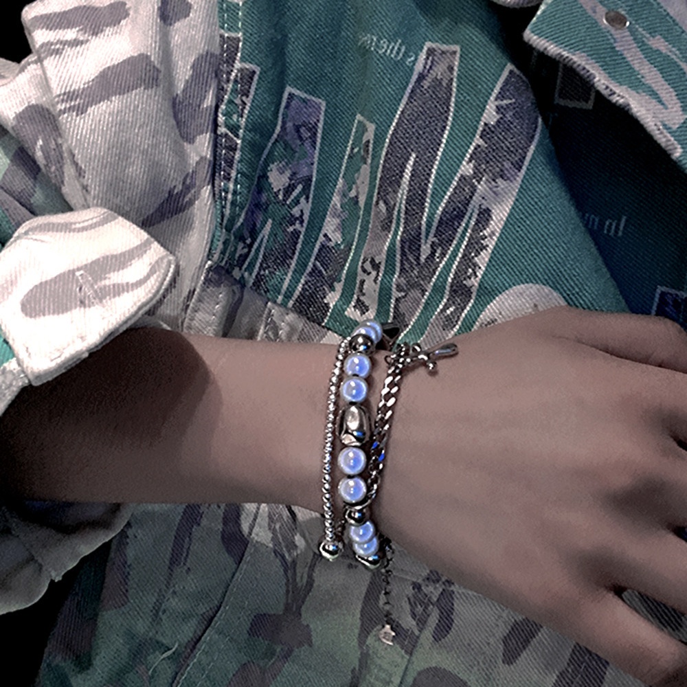 Vòng Tay Ngọc Trai Phản Quang Hai Lớp 19A1502 Phong Cách Hip Hop