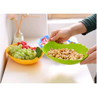 Dĩa nhựa hình chiếc lá độc đáo 18.5cm x 12.5cm
