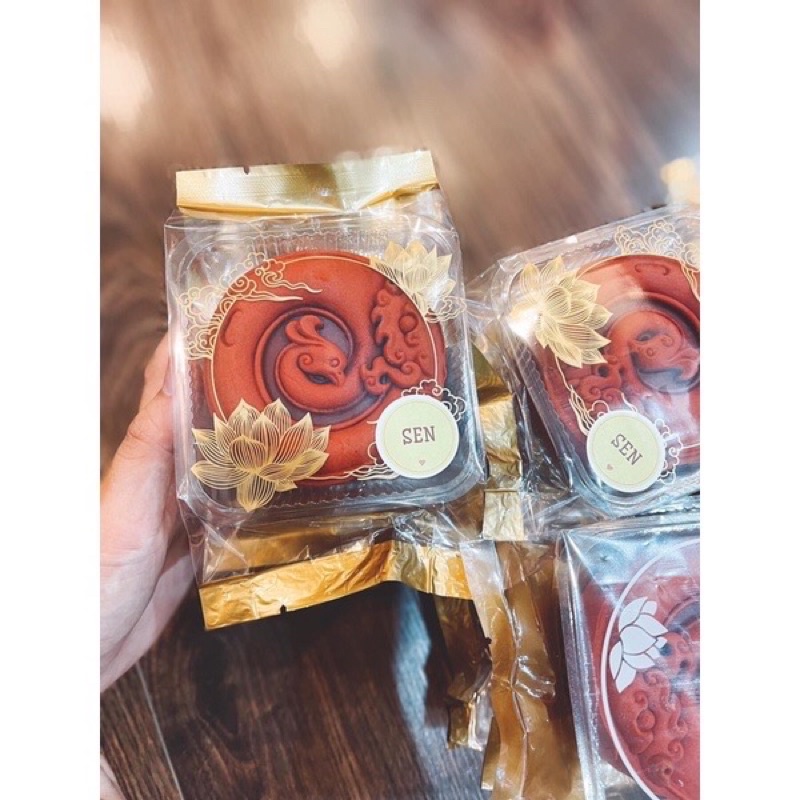 100 bộ vỏ khay và túi bánh trung thu 150gr mẫu sen vàng khay 9cm