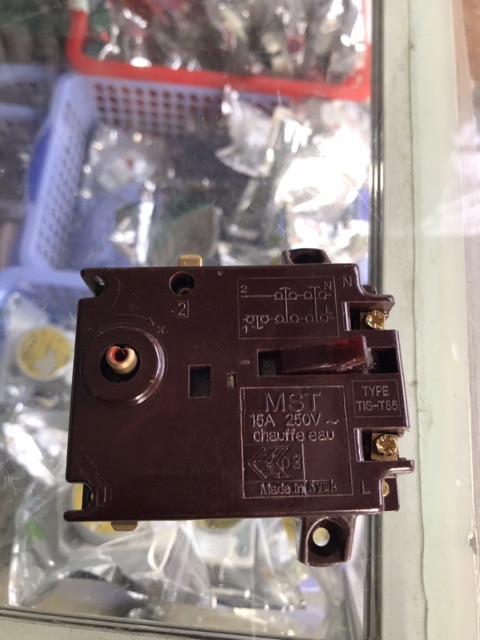 Role nhiệt ariston màu tím .   .