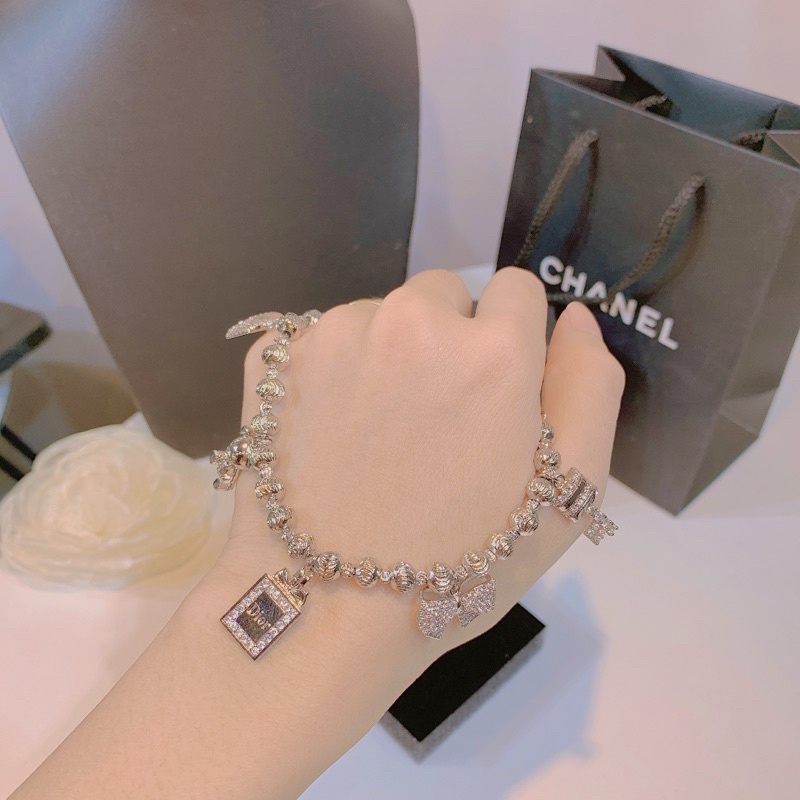 Vòng tay bi charm cao cấp