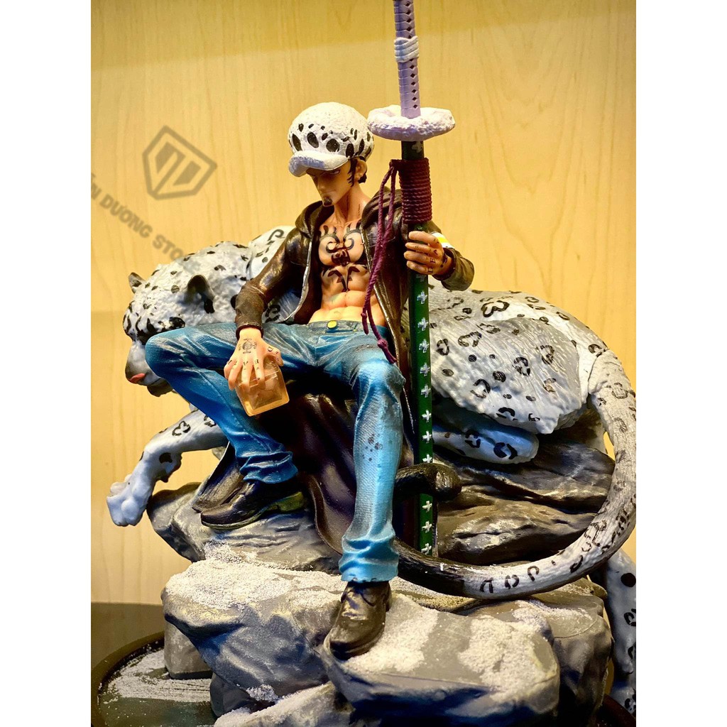 Mô Hình Trafalgar D. Water Law Bác sĩ tử thần - Tượng Figure One Piece