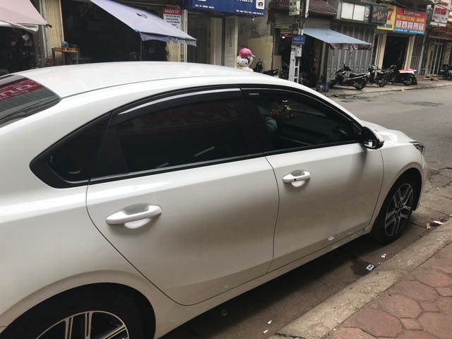 Vè mưa xe Kia Cerato 2019- 2020 nhựa đen cao cấp