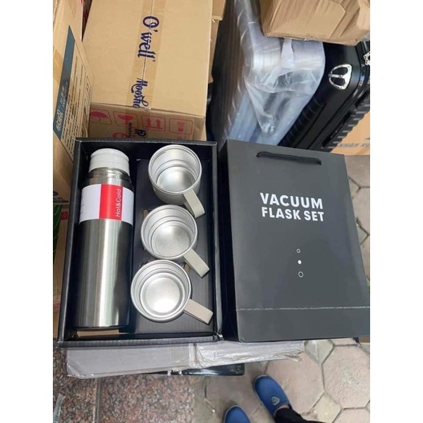 Bình giữ nhiệt inox tặng kèm 2 cốc dung tích 500ml