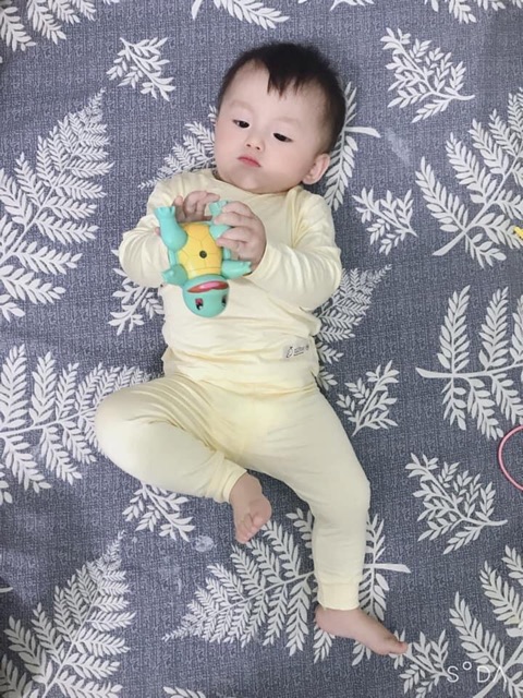 Bộ dài tay Minky Mom thun lạnh nút vai quần bo gấu cho bé trai, bé gái từ 5-19kg [HÀNG CHUẨN]