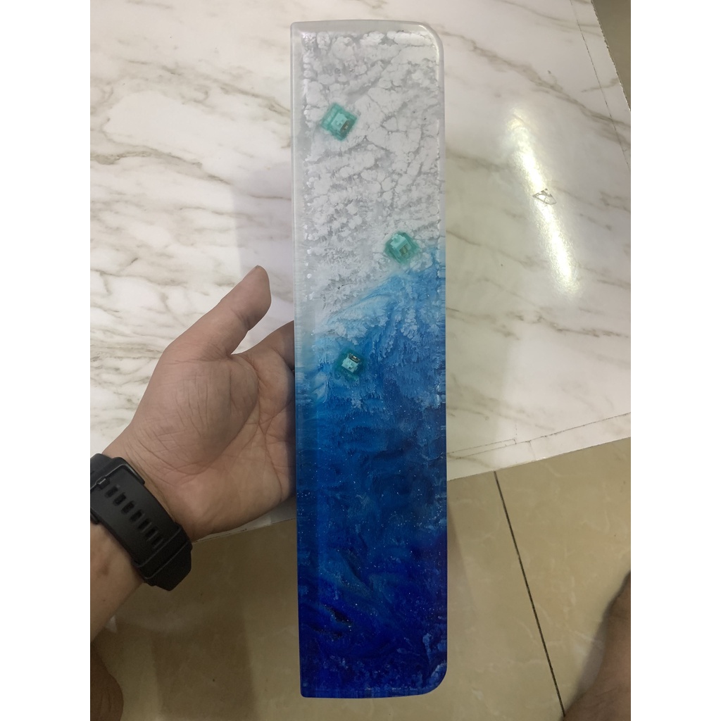 Kê tay resin màu sắc