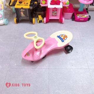 Xe lắc cho bé