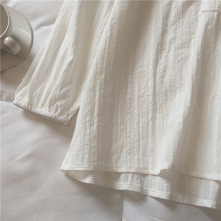 Áo sơ mi cổ chữ V form rộng theo phong cách Hàn Quốc