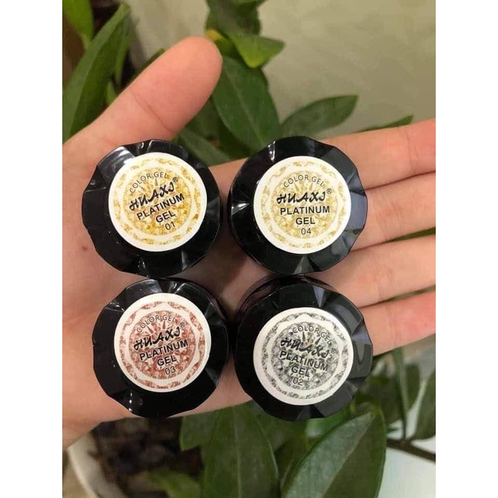 Gel nhũ viền kẻ móng siêu đẹp.