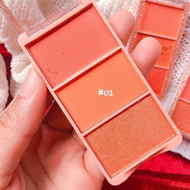 Phấn má hồng 3 ngăn Kiss Beauty Peach of Blush | BigBuy360 - bigbuy360.vn
